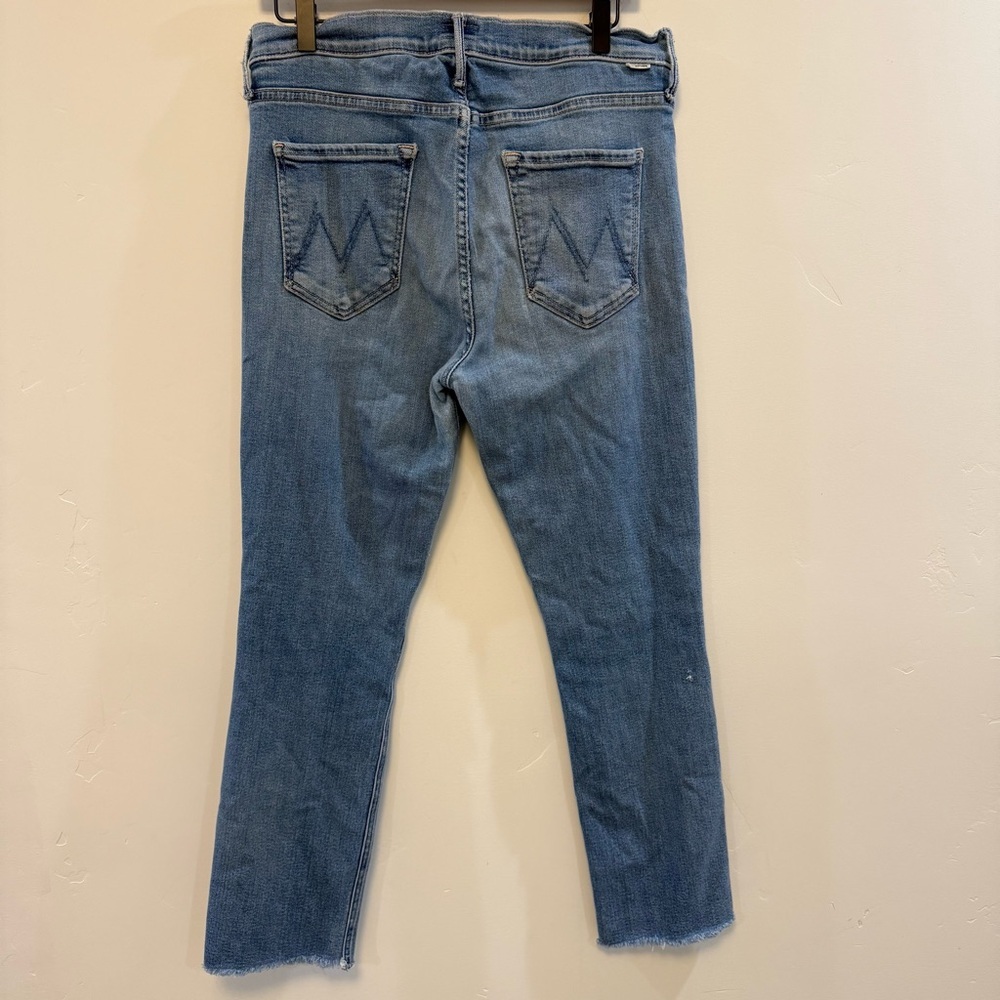 MOTHER Denim Mid Rise The Dazzler ankle fray
Size 32 - Picture 4 of 15
